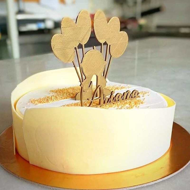 bolo de aniversario velas branco dourado.jpg