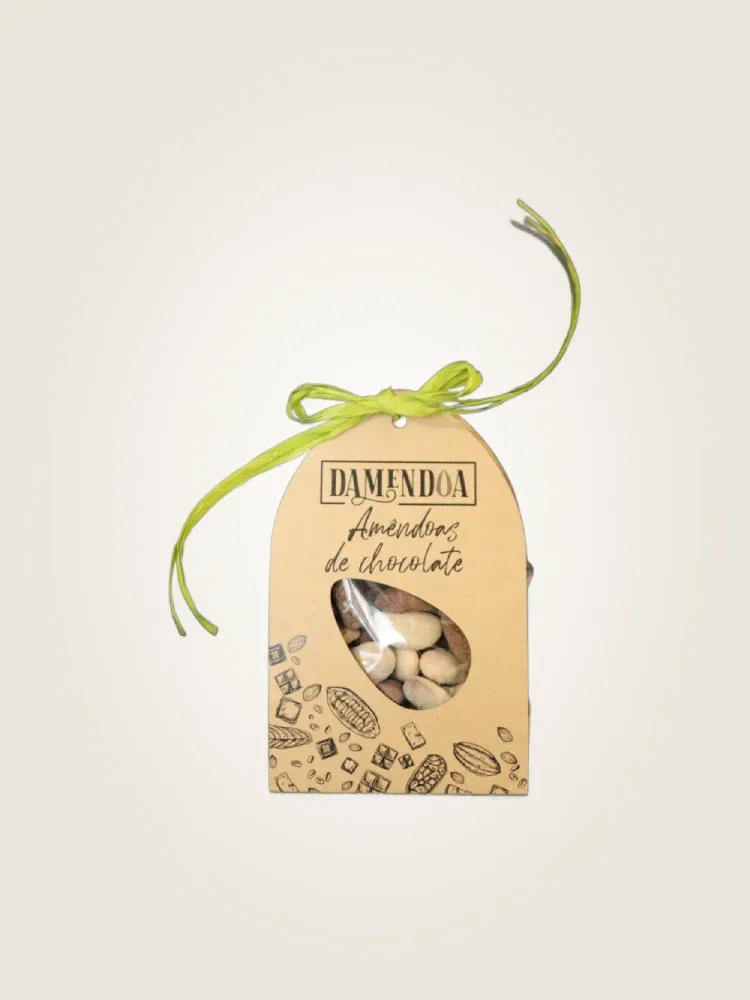 amêndoa biológica,produzida em Trás-os-Montes,mix de chocolates,chocolate branco,chocolate de leite,chocolate negro