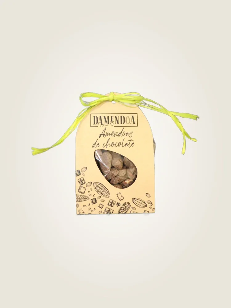 amêndoa biológica,produzida em Trás-os-Montes,coberta com,chocolate negro